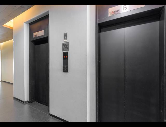 8,326.40M² OFFICE FOR SALE IN SANDOWN